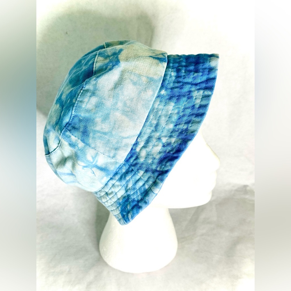 Capelli Of New York Blue & White Tie Dye Bucket Hat